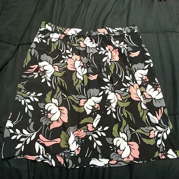 LOFT Dresses & Skirts - Black and Orange Floral Skirt